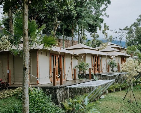 JSI Resort Glamping Plus Petualangan Jip