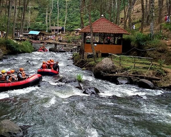 Sungai Palayangan Area Rafting dan Glamping