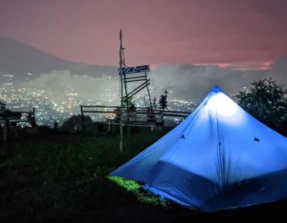 Rock Hill Camping Sudut Lereng Megamendung