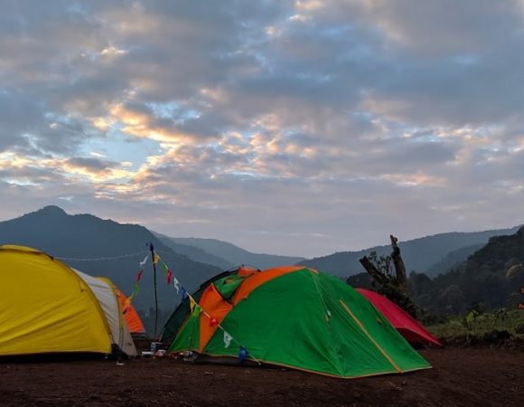 Bukit Saung Geulis Joglo Camping Cisarua