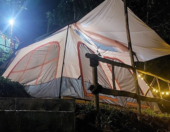 Zoya Hills Camping Megamendung Berhias Alam