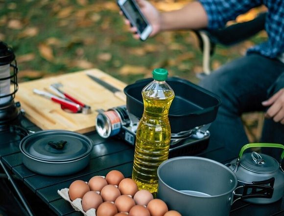 5 Ide Sarapan Bikin Sendiri Saat Glamping