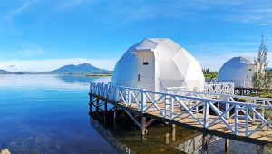 Lakeside Alahan Panjang Glamping Tepi Danau Diatas Solok