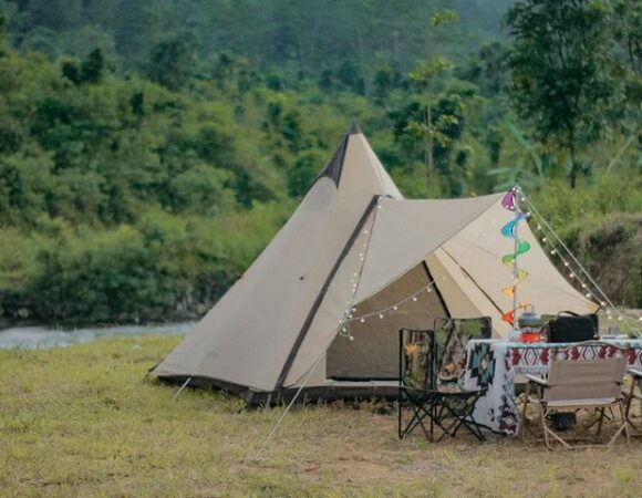 Sisi Cai Camping Pinggir Sungai di Sentul