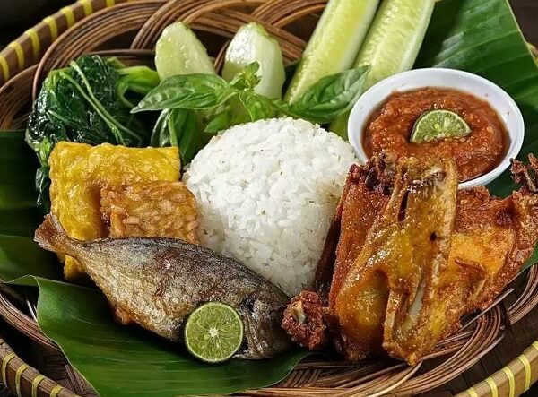 Nasi Tempong Khas Banyuwangi
