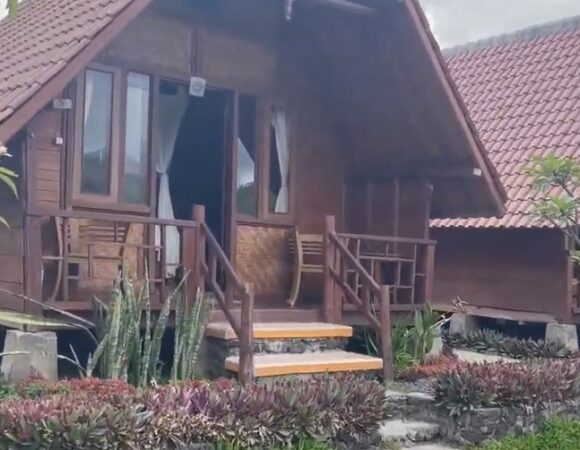 Lakeside Log Cabins Glamping Romantis Danau Batur