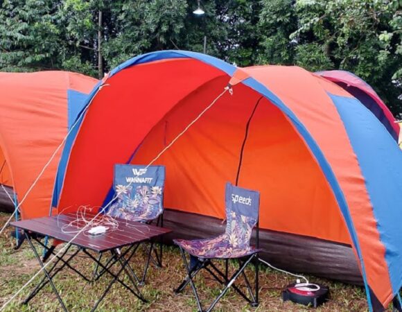 Bukit Damar Camping Plus Kolam dan Kafe di Megamendung