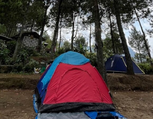 Kebun Rojo Camping di Kaki Gunung Buthak Malang