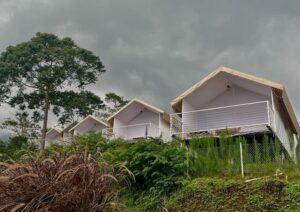 Annapurna Glamping dengan Dapur di Cisarua Bogor